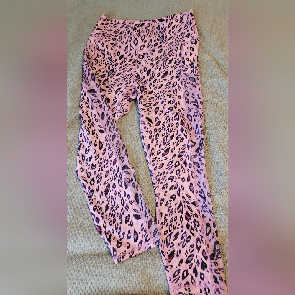 Fabletics PowerHold Purple Leopard Capri Leggings Size XS or S